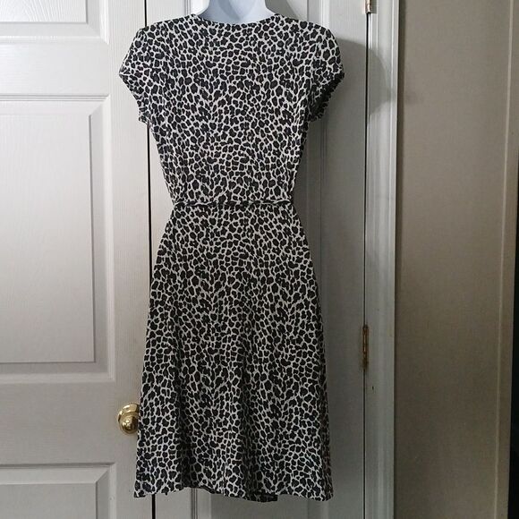 Express black white cheetah animal print wrap dress Sz S GUC - Picture 5 of 8